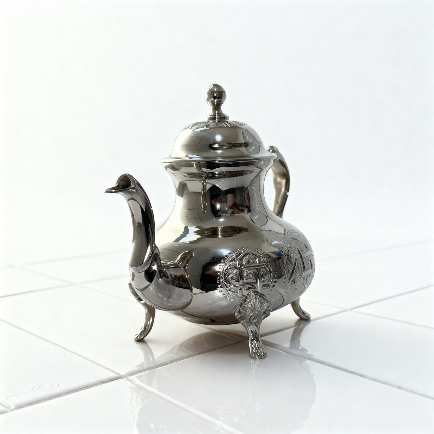 Barad Noor – Théière Artisanale en Argent Gravé