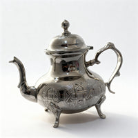 Barad Noor – Théière Artisanale en Argent Gravé