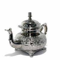 Barad Zahra – Théière Artisanale Élégante en Argent Gravé