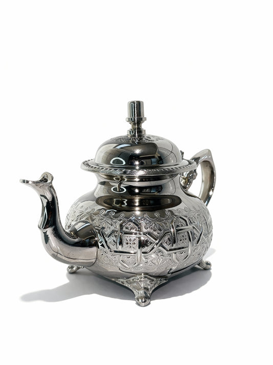 Barad Zahra – Théière Artisanale Élégante en Argent Gravé